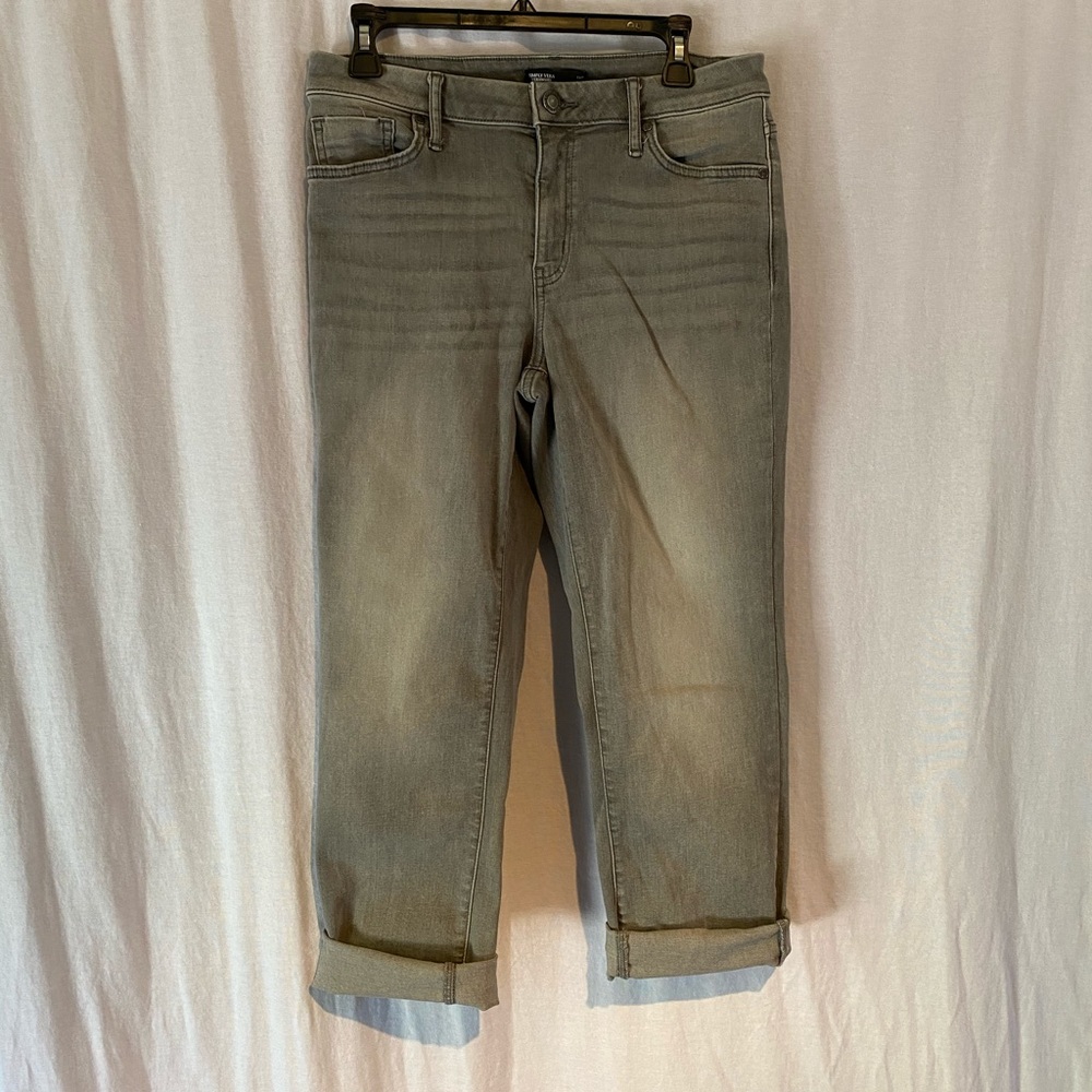 Vera Wang Gray Denim Capris